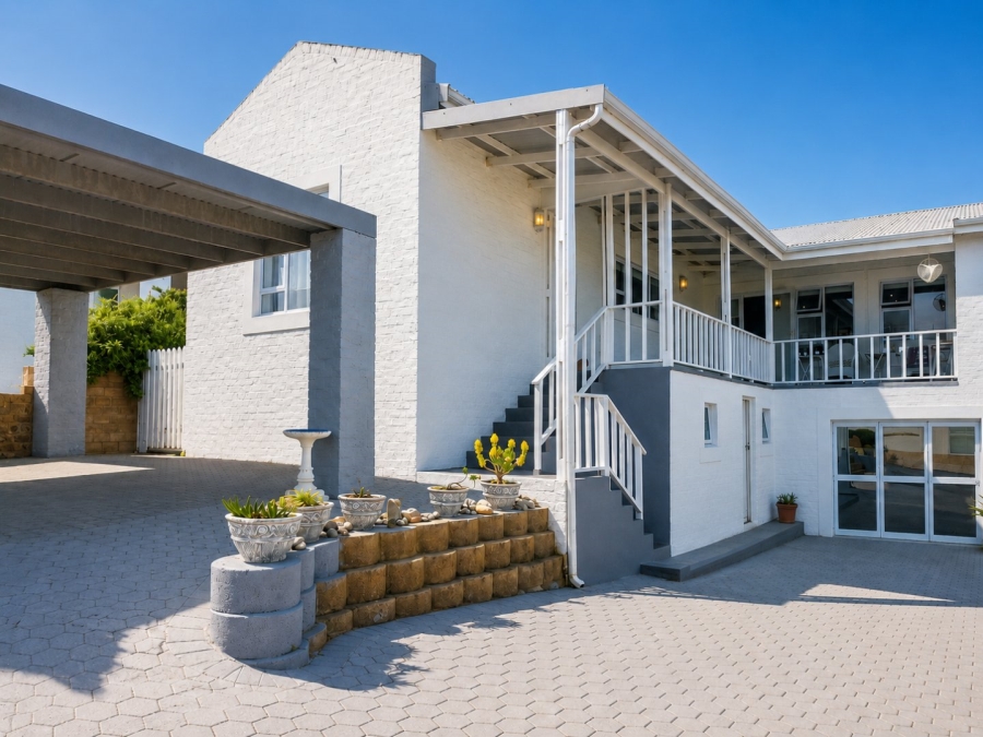 4 Bedroom Property for Sale in Stilbaai Wes Western Cape